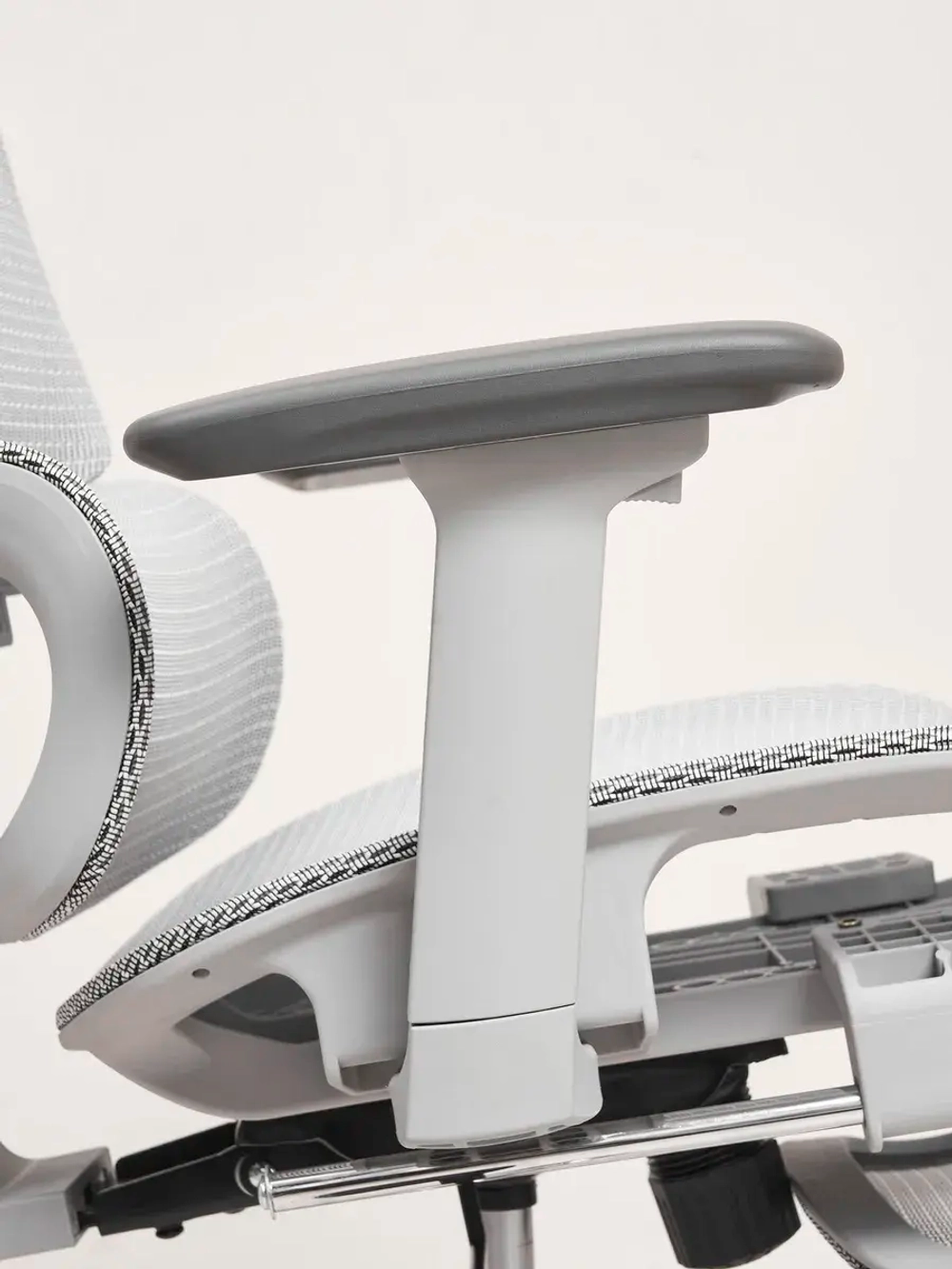 Кресло компьютерное игровое сетка Sevilgame NeoGame