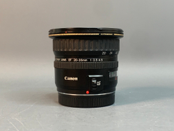 Canon EF 20-35mm f/3.5-4.5 USM
