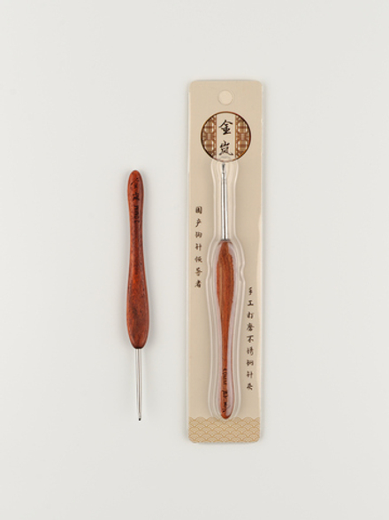 крючок с ручкой из сандалового дерева