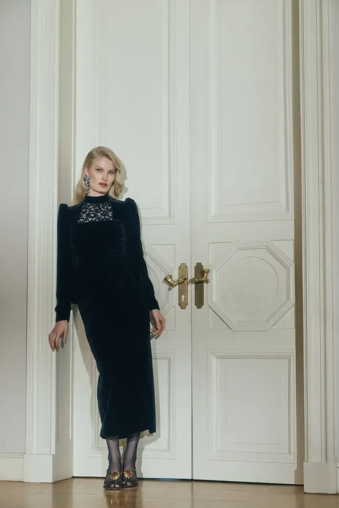 Lyra lace, блуза с чокером из черного бархата и кружева