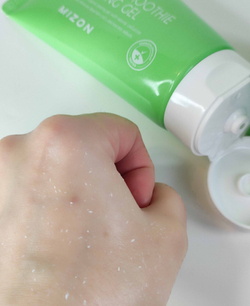 MIZON Пилинг-гель для лица яблочный MIZON Apple Smoothie Peeling Gel 120мл