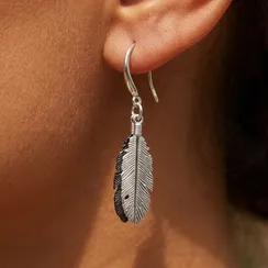 Ювелирные серьги Перья Инь-Янь из серебра 925 пробы