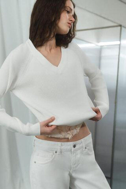 ZARA СВИТЕР С V-ОБРАЗНЫМ ВЫРЕЗОМ, БЕЛЫЙ