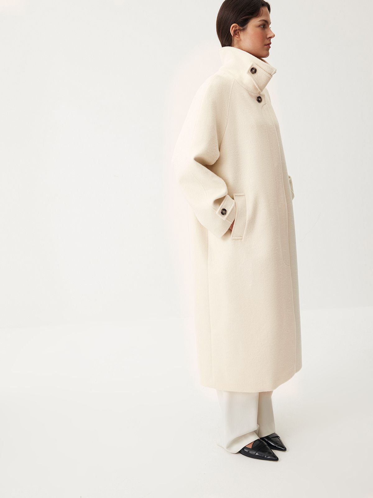 Объемное пальто с воротником-стойкой Daylight