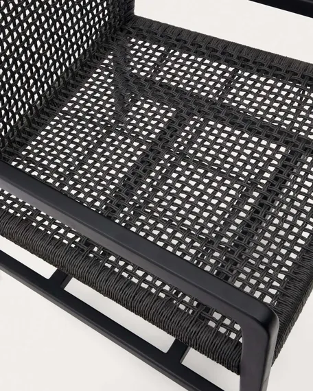 Кресло Sabolla из массива тика, черное