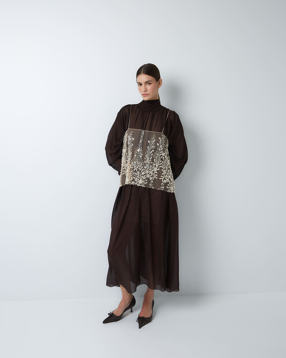 Топ-украшение вышитый камнями и пайетками бежевый