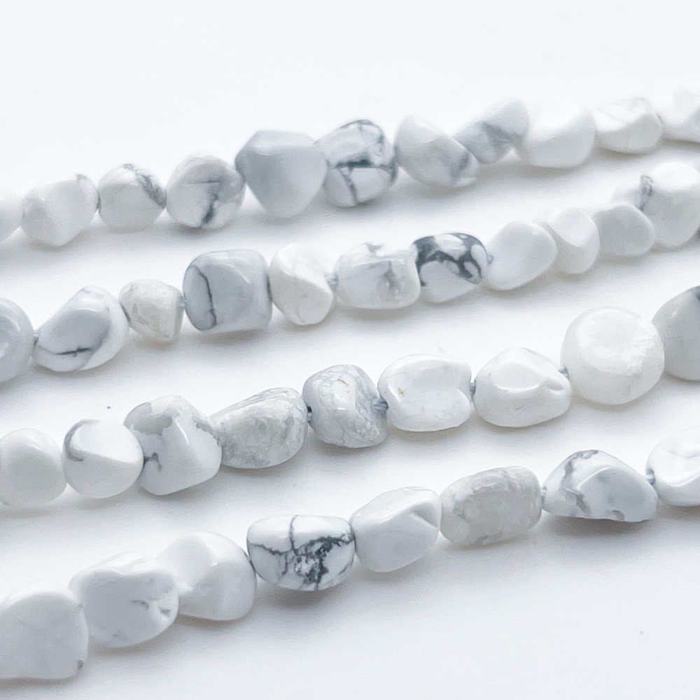 Магнезит бусины, галтовка, размер около 6-8,5 мм, цена за нить 38 см