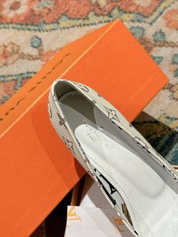 Louis Vuitton Pump (4 colors)