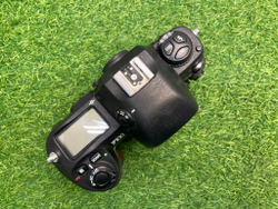 Nikon F100