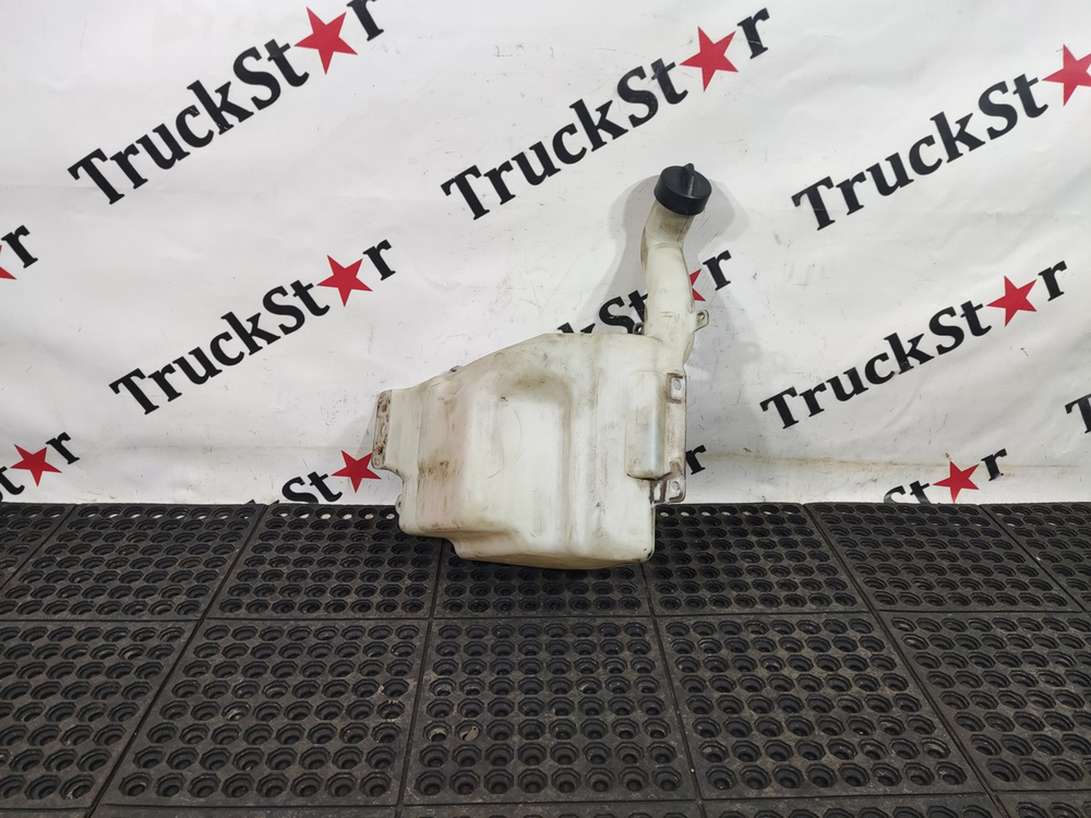 Бачок омывателя лобового стекла