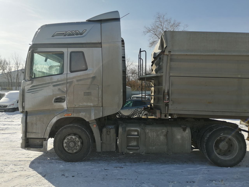 FAW J7 4x2 Седельный тягач CA4180P77K25E5 (Дизельный, 12,5 л, 553 л.с., АТ)