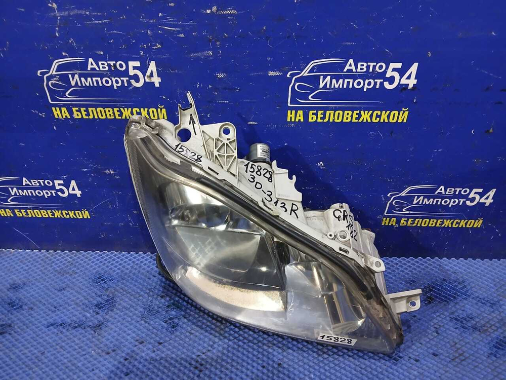 Фара передняя правая TOYOTA CROWN 2003-2008