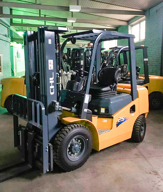 Вилочный дизельный погрузчик CHL 2,5 тонн