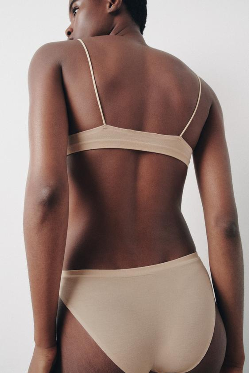 ZARA БЕСШОВНЫЕ ТРУСЫ, БЕЖЕВЫЙ