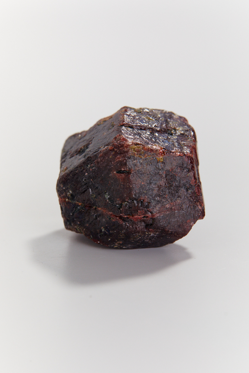 Альмандин (гранат) кристалл М