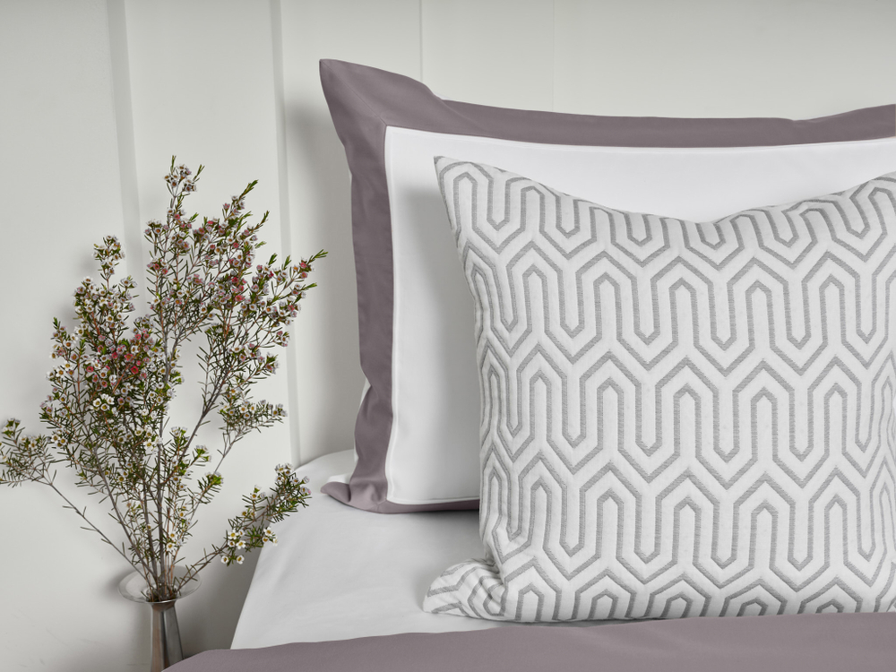 Постельное белье cемейное Сlaire&Caroll Frame белое с темно-серым