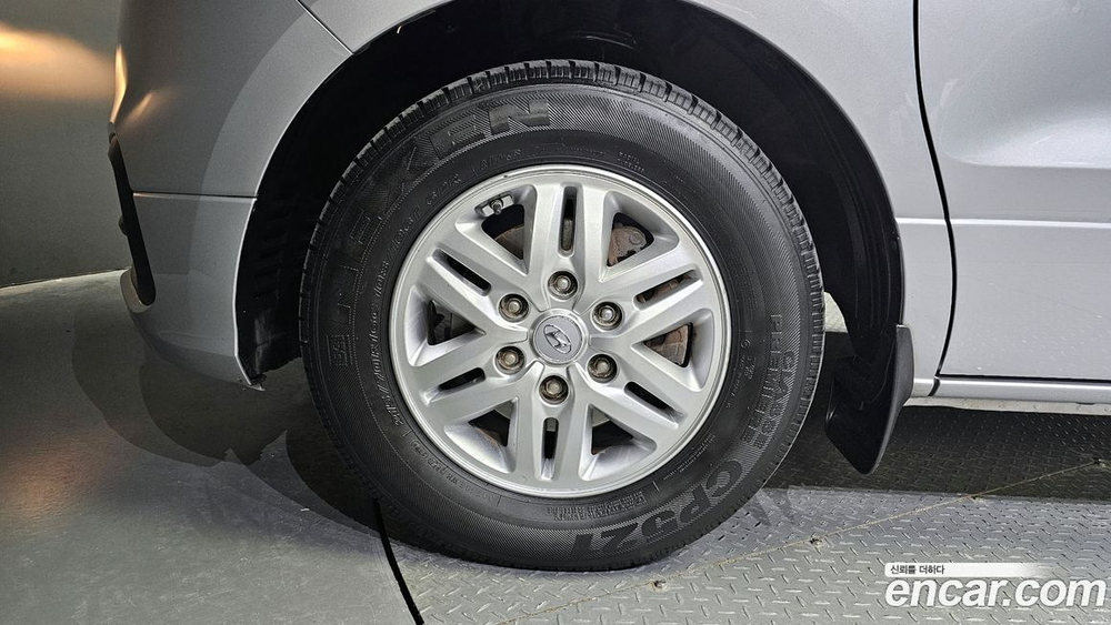 Hyundai The New Grand Starex Van 3-х местный (02.2021)