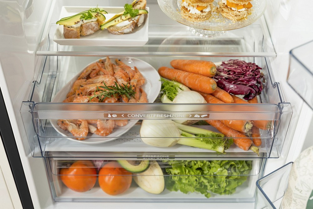 Отдельностоящий холодильник Gorenje ONRK619EBK