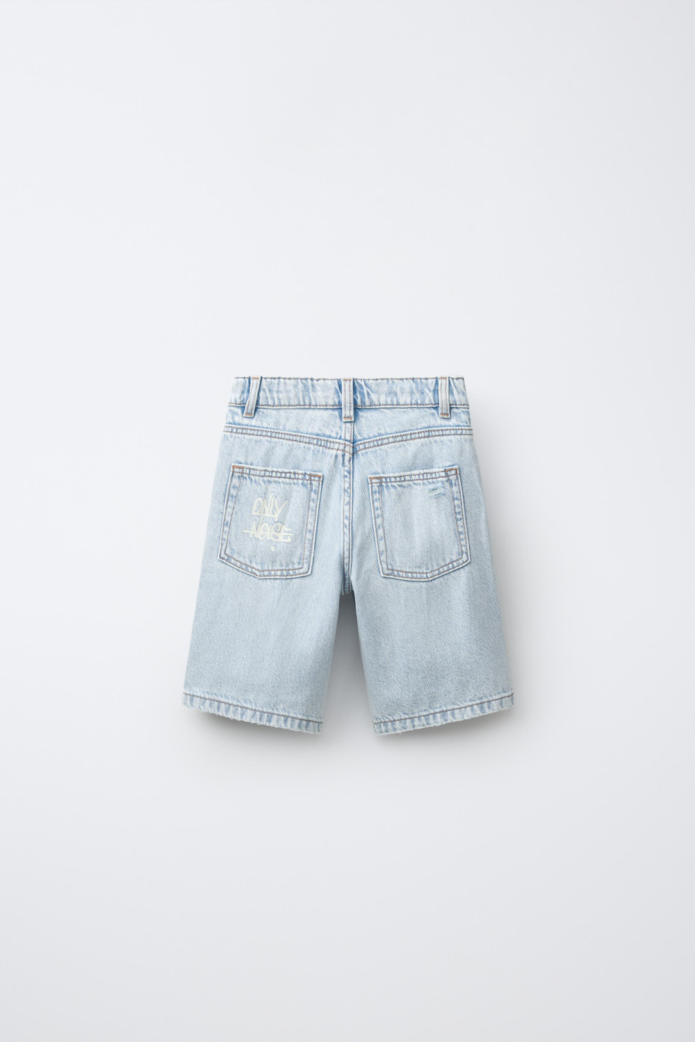 ZARA ДЖИНСОВЫЕ ШОРТЫ С РАЗРЕЗАМИ И ГРАФФИТИ, СИНИЙ