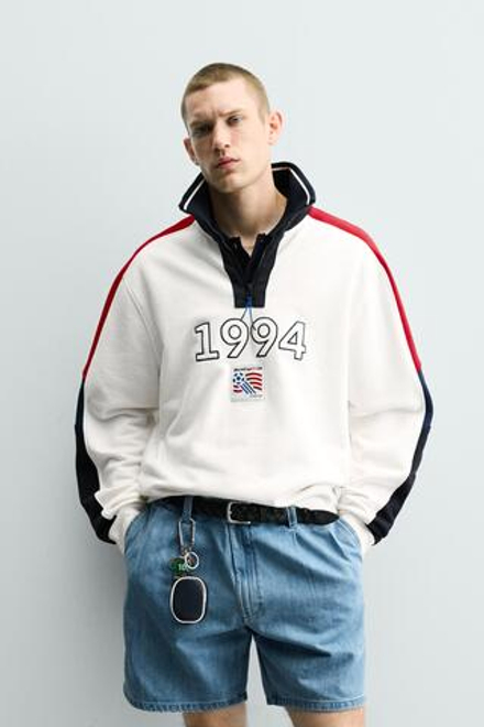 ZARA ТОЛСТОВКА С ВОРОТНИКОМ НА МОЛНИИ USA 94 FIFA WORLD CUP™ FIFA CLASSICS, ЖЕЛТОВАТО-БЕЛЫЙ