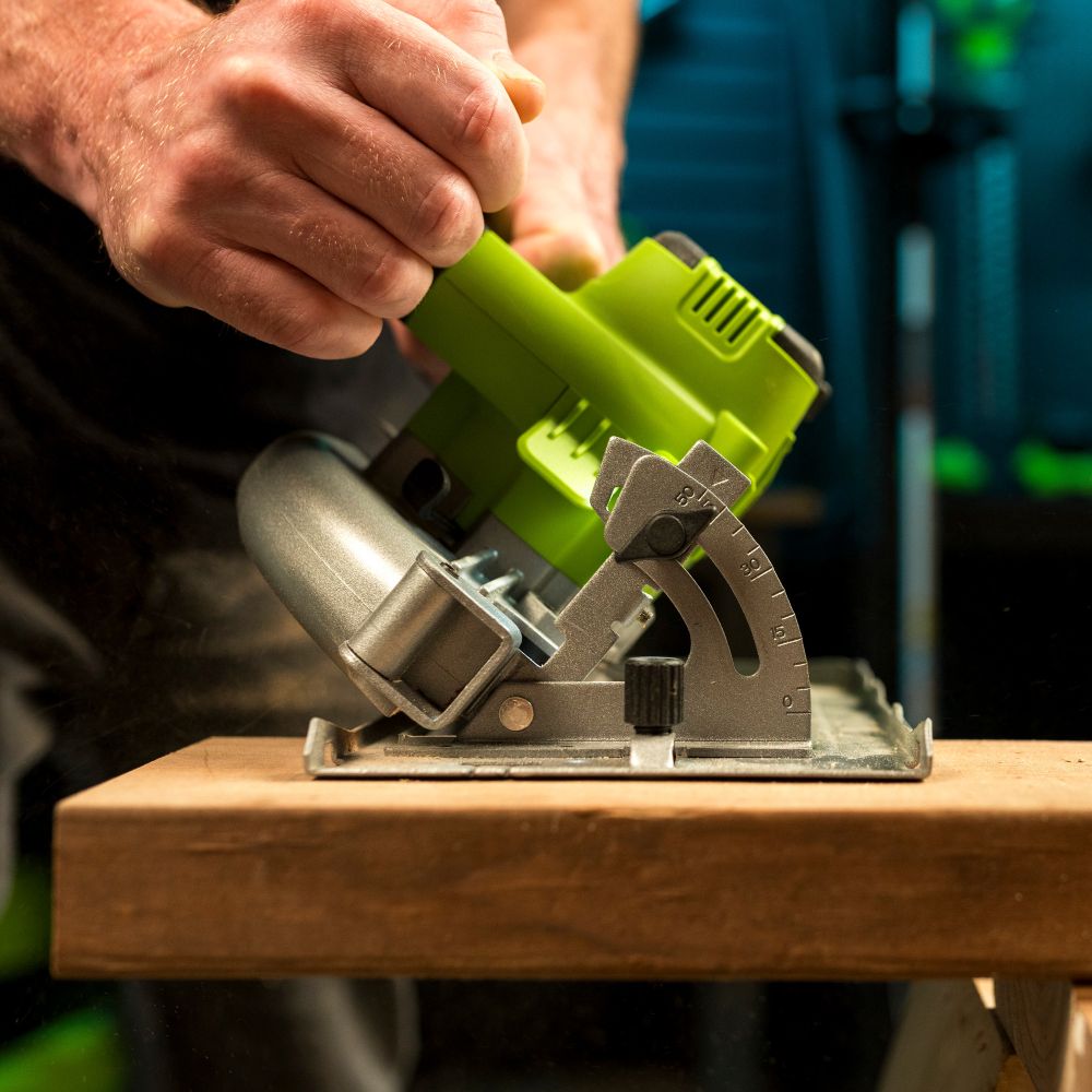 Дисковая пила акк. Greenworks GD24CS165, 24V,б/щет,165х20мм, 4800 об/мин, рез 57мм,1х5Ач,ЗУ,кор (1501607CUG)