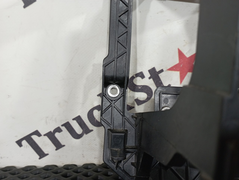 Кронштейн блока предохранителей