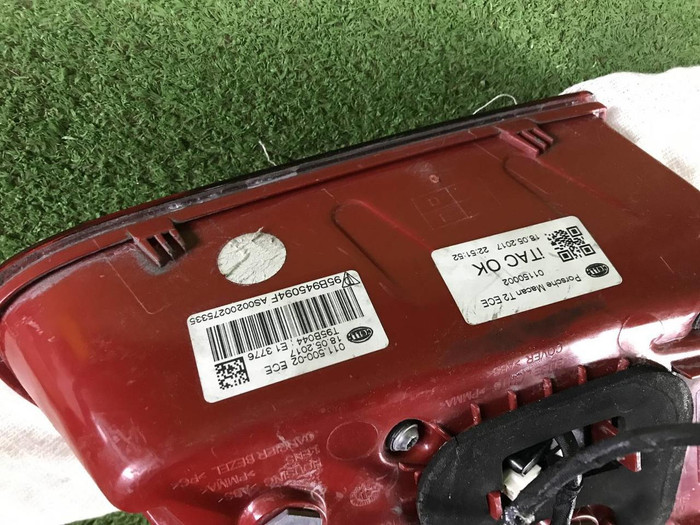 Фонарь правый внутренний Porsche Macan 95b (14-18)