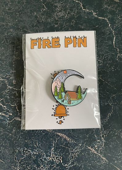 Значок металлический на одежду/Пин.  Camp