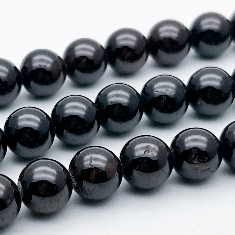 Гранат альмандин бусины, диаметр 9,7-9,9 мм, цена за 10 шт (1/4 нити)