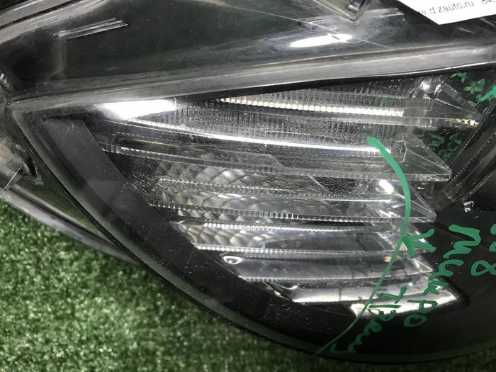 Фара правая BMW X6 E71 (2007-2012) ксенон