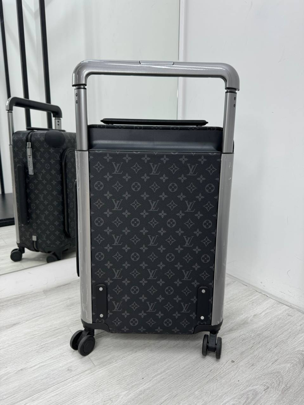 Чемодан Louis Vuitton