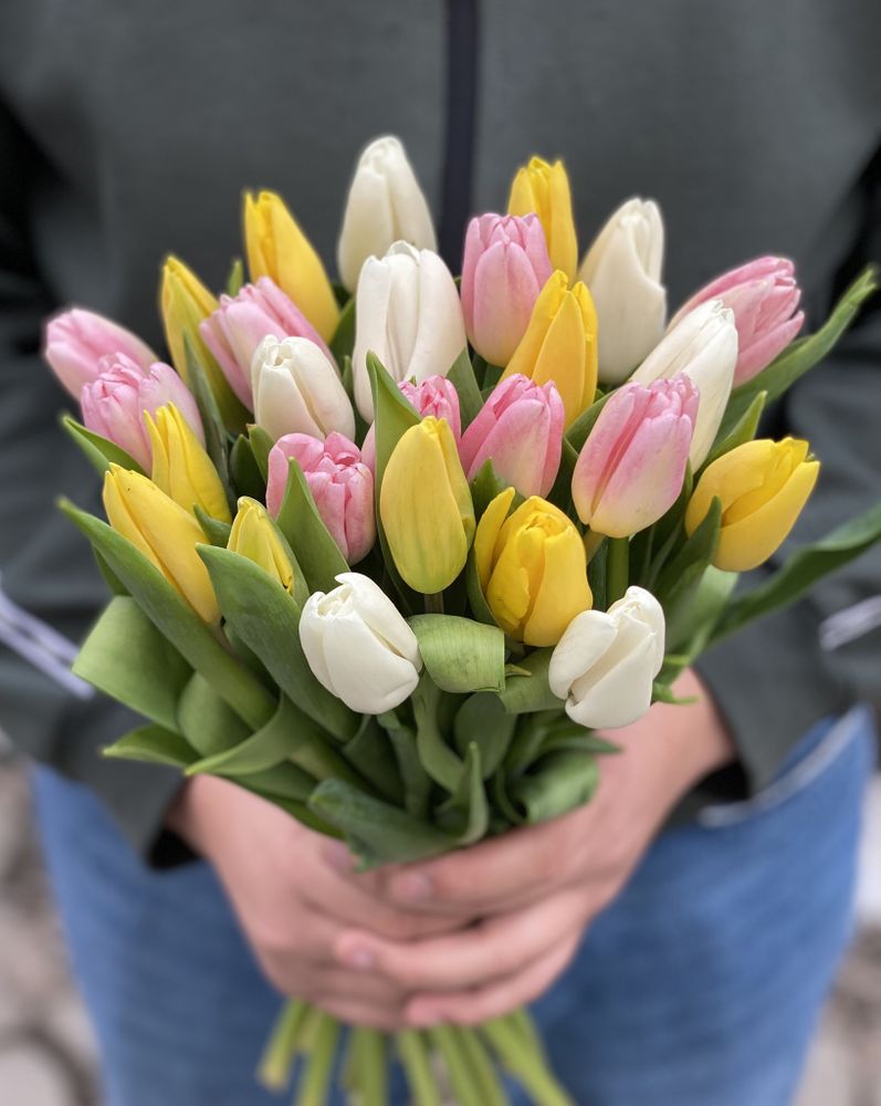 Букет микс из тюльпанов "Three Colors"