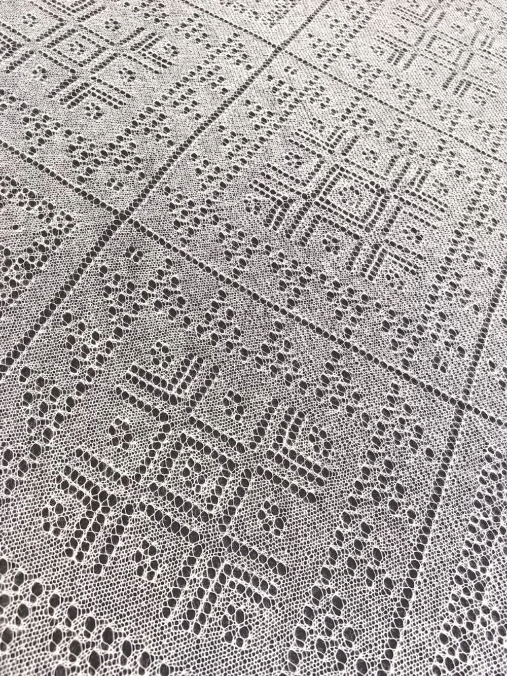 Оренбургский пуховый платок-паутинка А160-02 экрю