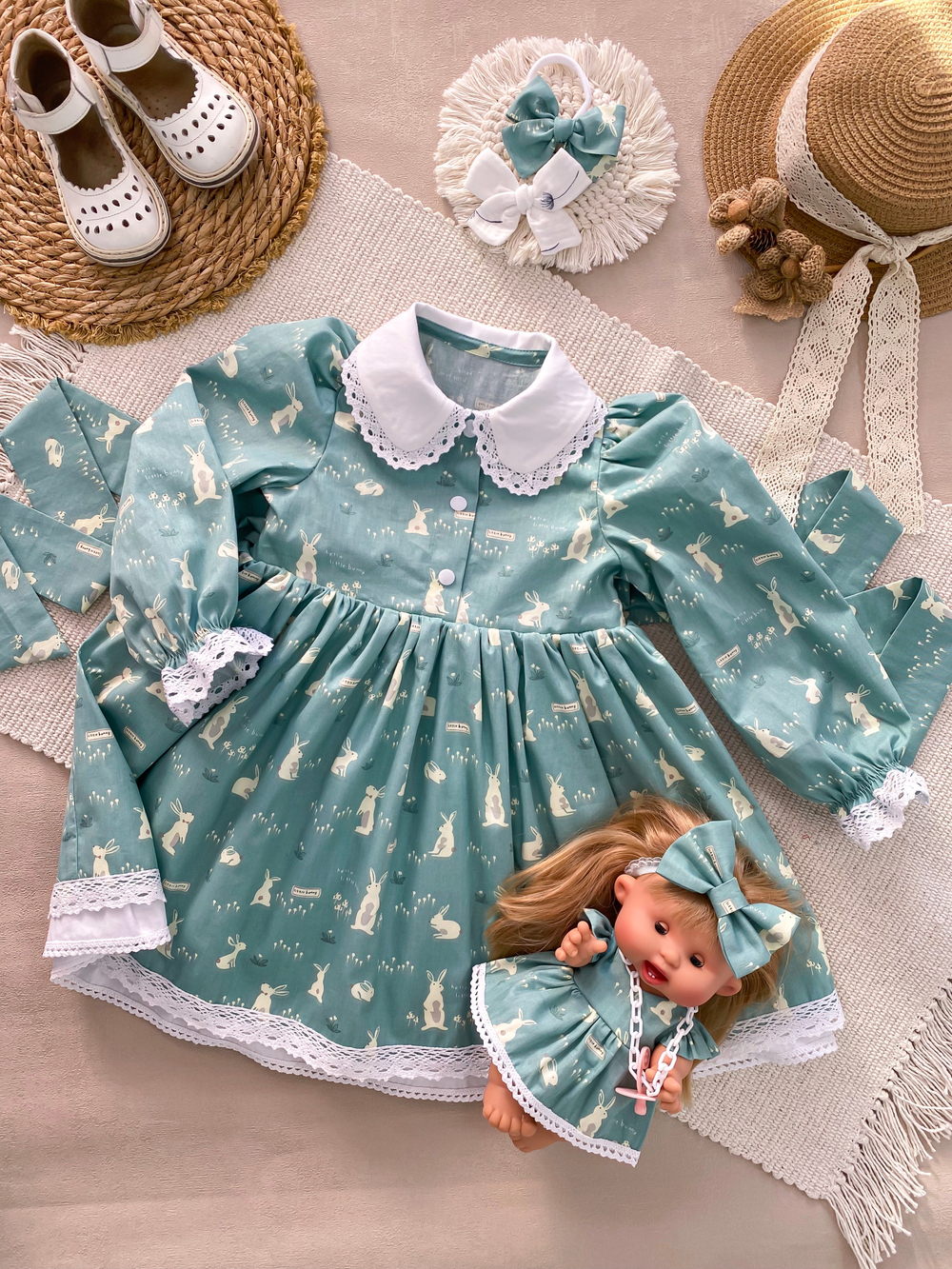 Платье "Лилия" с кружевным воротником и хлопковым подъюбником