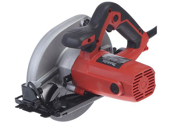 Дисковая пила Makita M5802