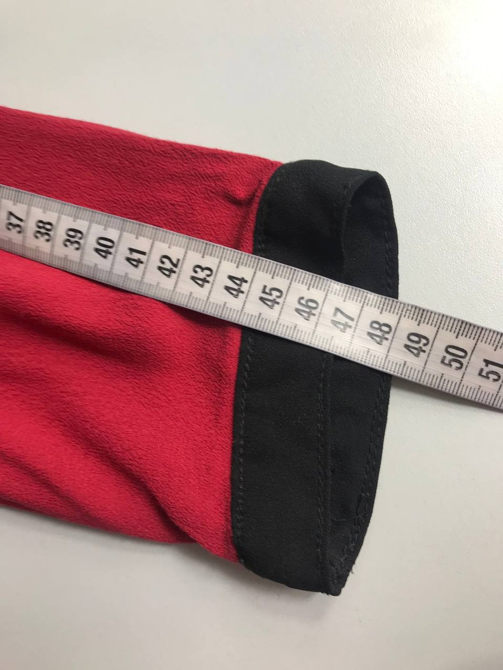 Блузка с контрастной отделкой, визуально на 46/48 размер