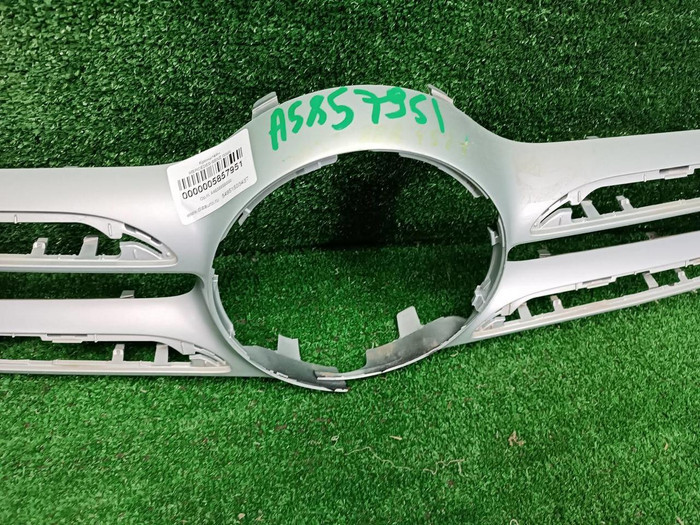 Накладка решетки радиатора Mercedes GLC X253 (2015-2019)