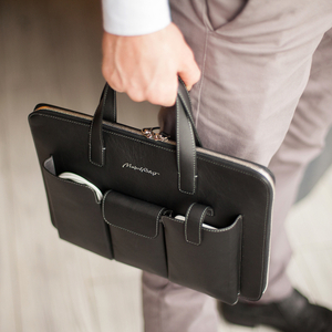 Сумка для MacBook Pro 13 - 14 с карманами из кожи теленка, черного цвета