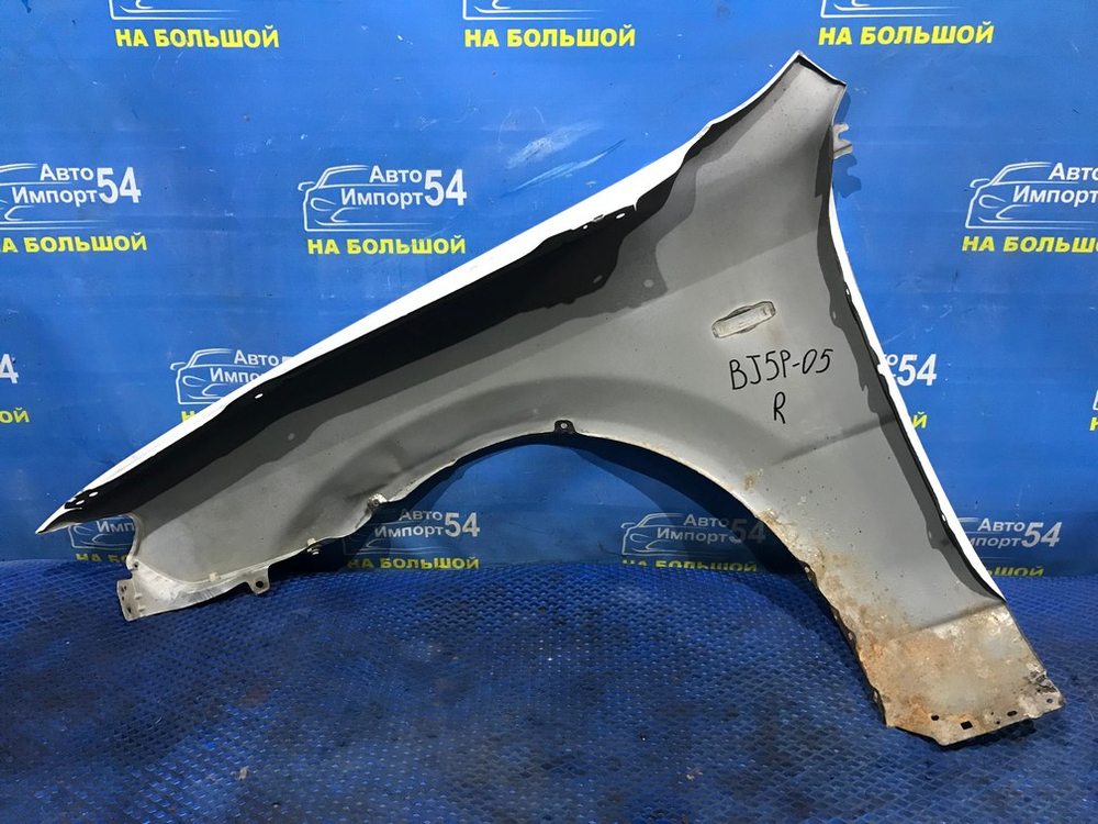 Крыло переднее правое MAZDA FAMILIA 2000