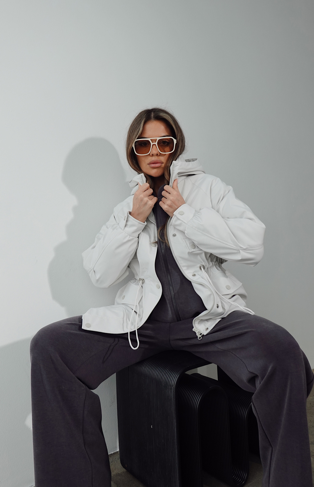 Куртка утепленная на кулиске с капюшоном