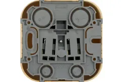 Розетка Legrand Quteo без заземления накладная дерево 25987