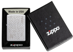 Зажигалка Zippo Logo and Flame с покрытием Satin Chrome, латунь/сталь, серебристая, матовая, 38x13x5