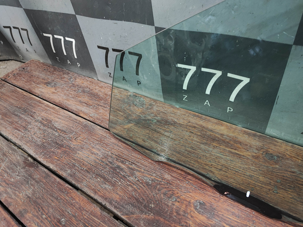 Стекло двери передней левой Toyota Camry (XV50) 11-18 Б/У Оригинал 6810233160