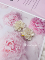 Накладка на пуговицу золотистая в форме цветка с перламутровыми лепестками