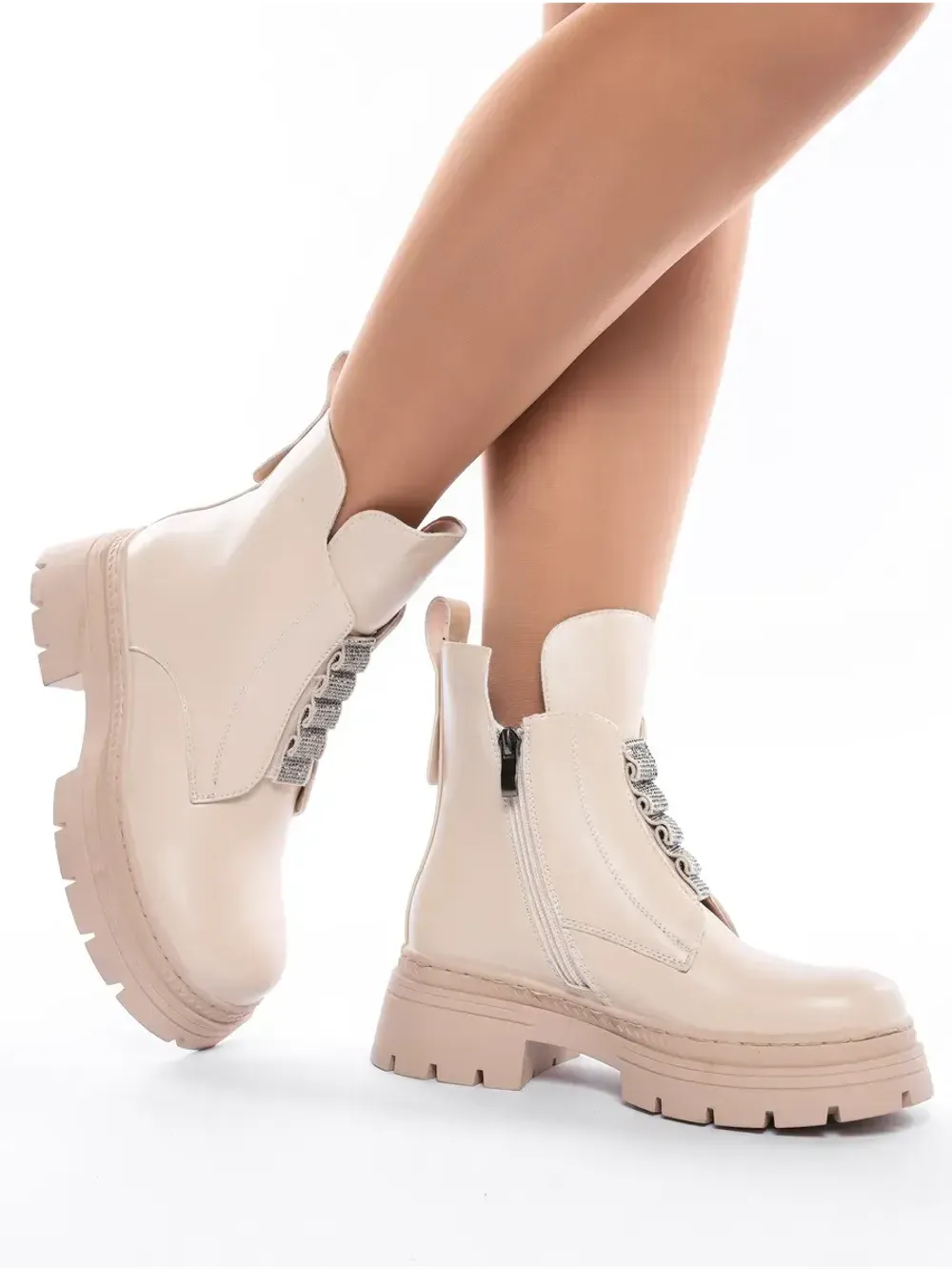 Зимние ботинки на высокой платформе