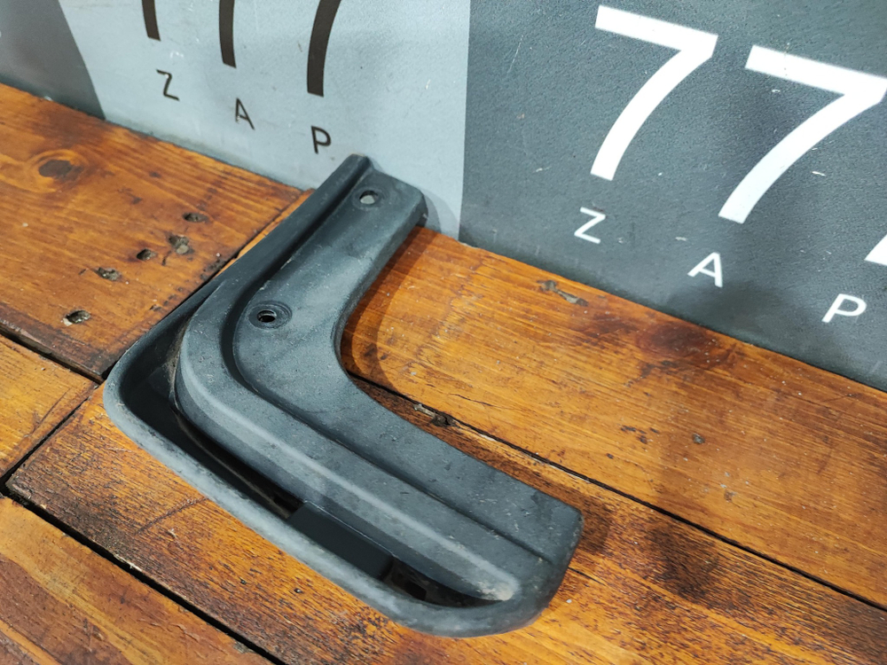 Брызговик задний правый Kia Cerato 4 (BD) 18-22 Б/У Оригинал 86842M6000