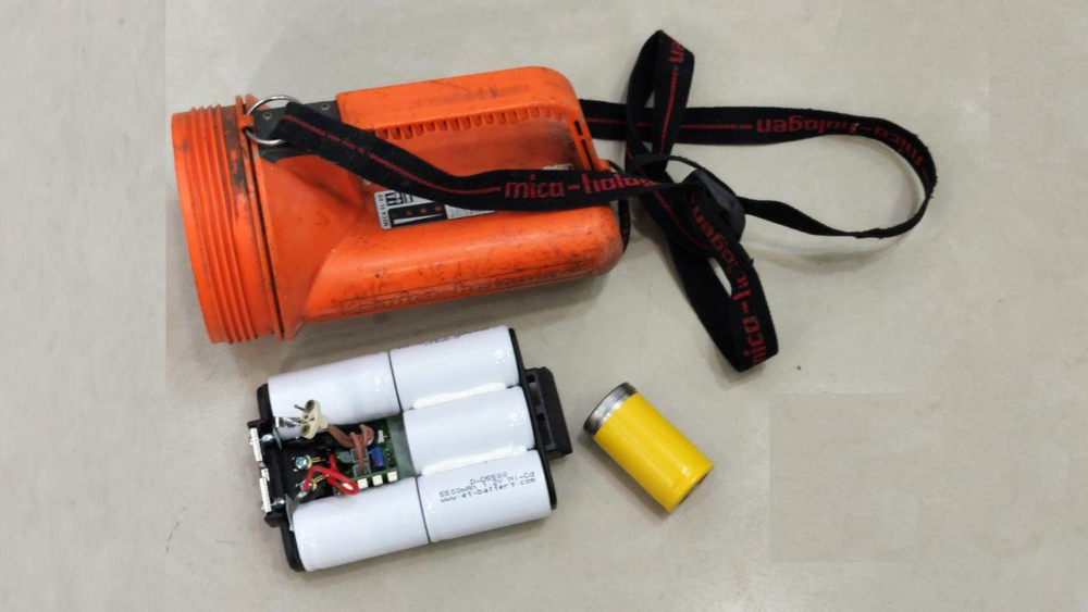 Ремонт аккумулятора фонаря MICA
