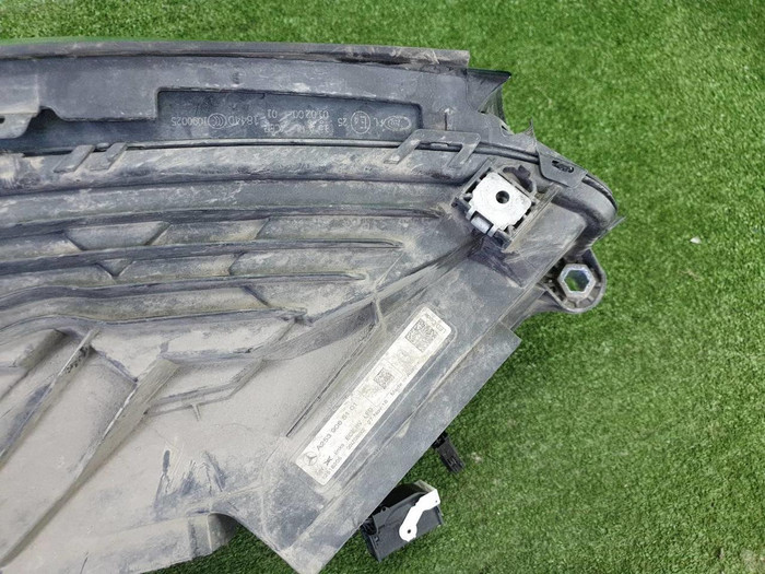 Фара левая Mercedes GLC X253 (2015-2019) LED