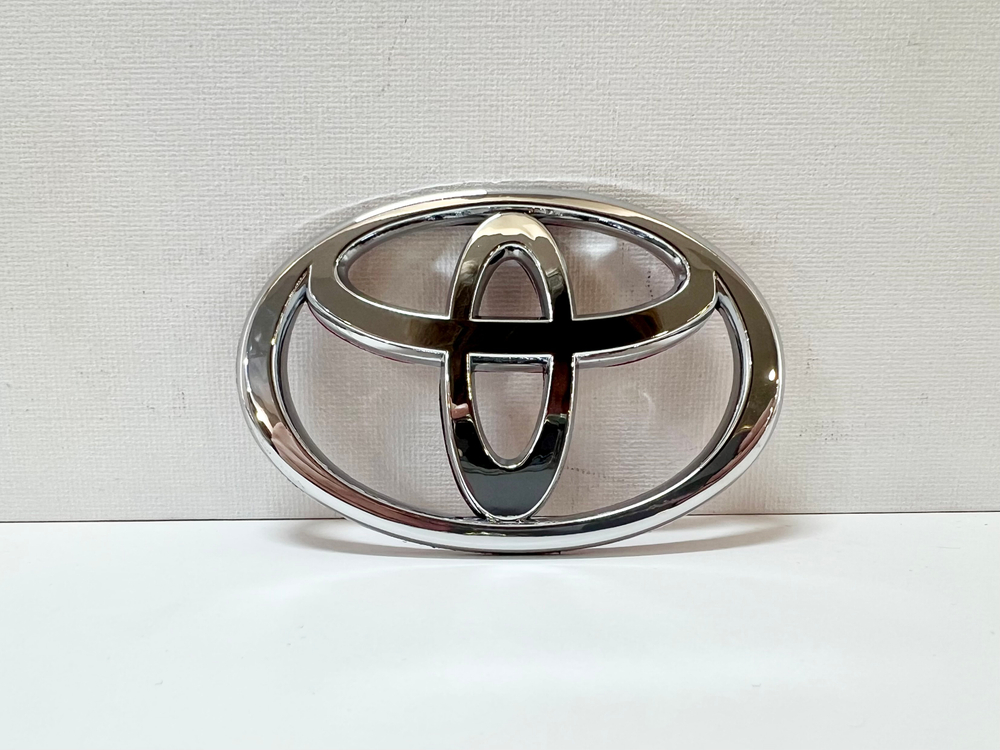 HH-048 / Логотип (шильдик, надпись, эмблема) "Toyota" 8.8 см для крышки багажника / решетки радиатора / капота (1 шт.)