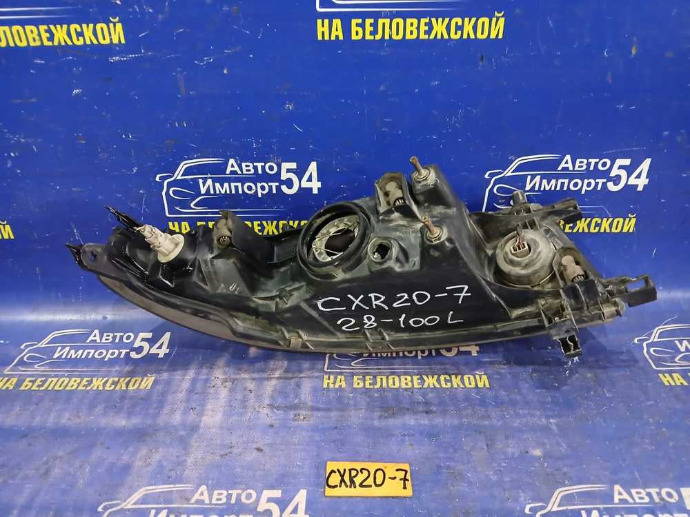 Фара передняя левая TOYOTA ESTIMA 1995